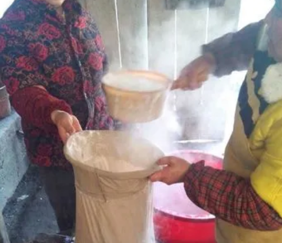 傳統手工做豆腐
