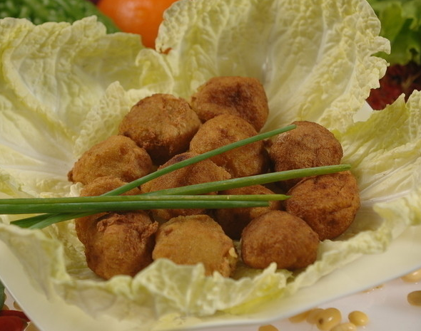 豆腐機(jī)做豆腐創(chuàng)新路